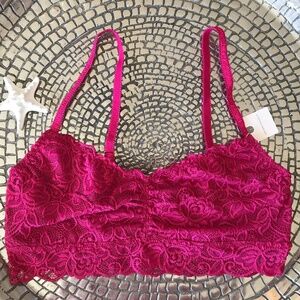 NWT ANTHROPOLOGIE RASPBERRY LACE LOUNGE BARLETTE